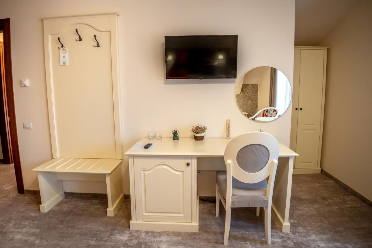 Ana Boutique Bed and Breakfast Alba Iulia Buitenkant foto