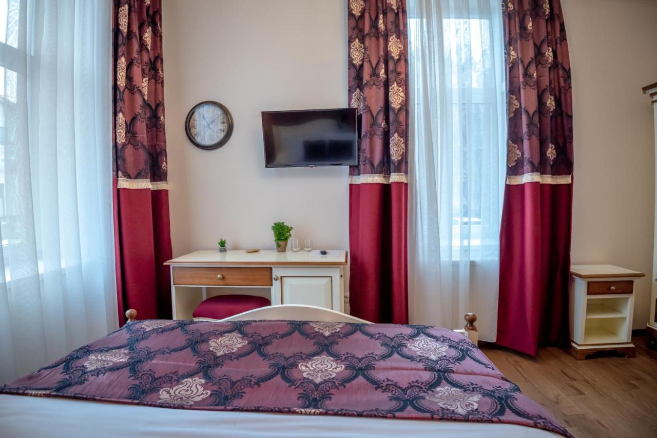 Ana Boutique Bed and Breakfast Alba Iulia Buitenkant foto