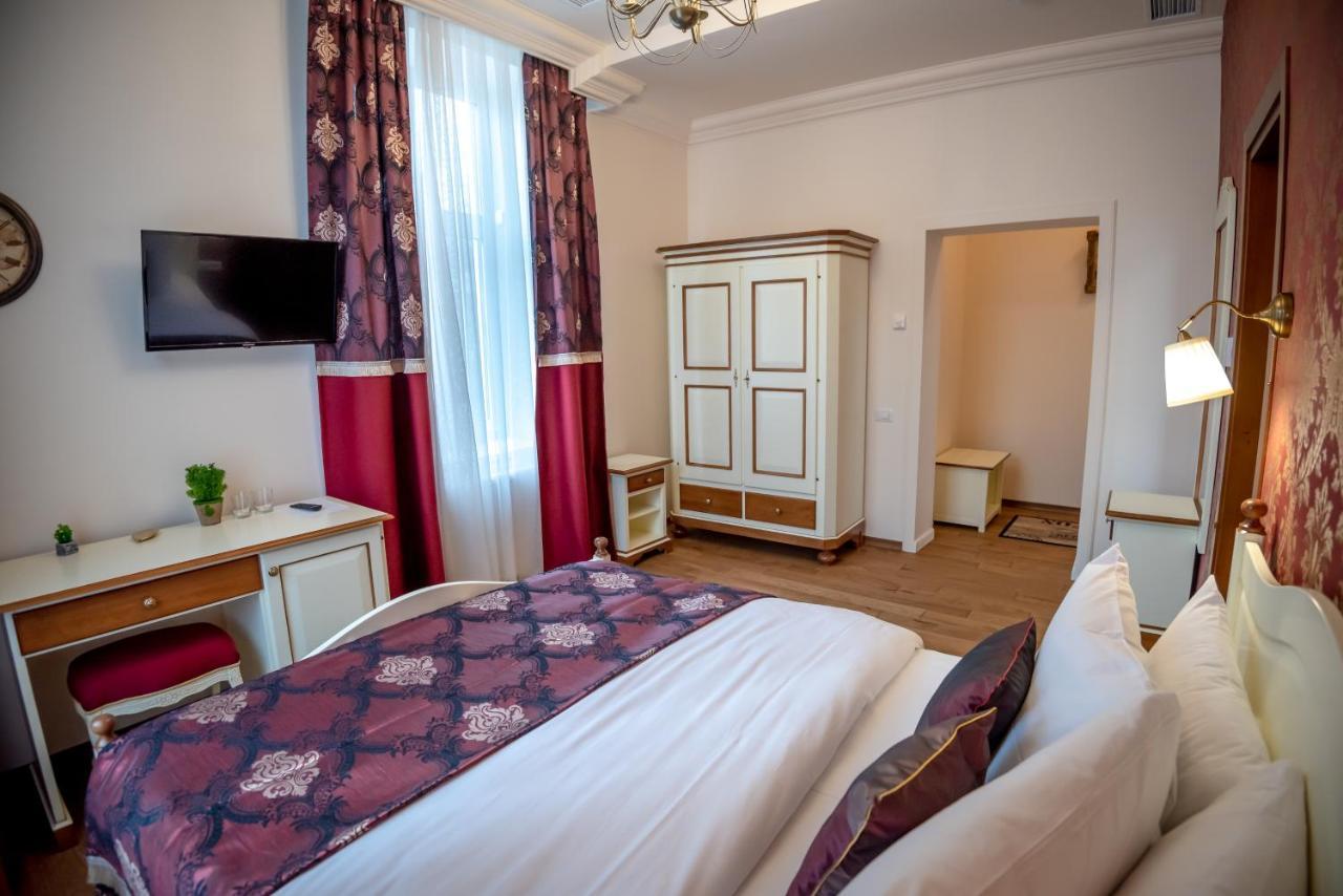 Ana Boutique Bed and Breakfast Alba Iulia Buitenkant foto