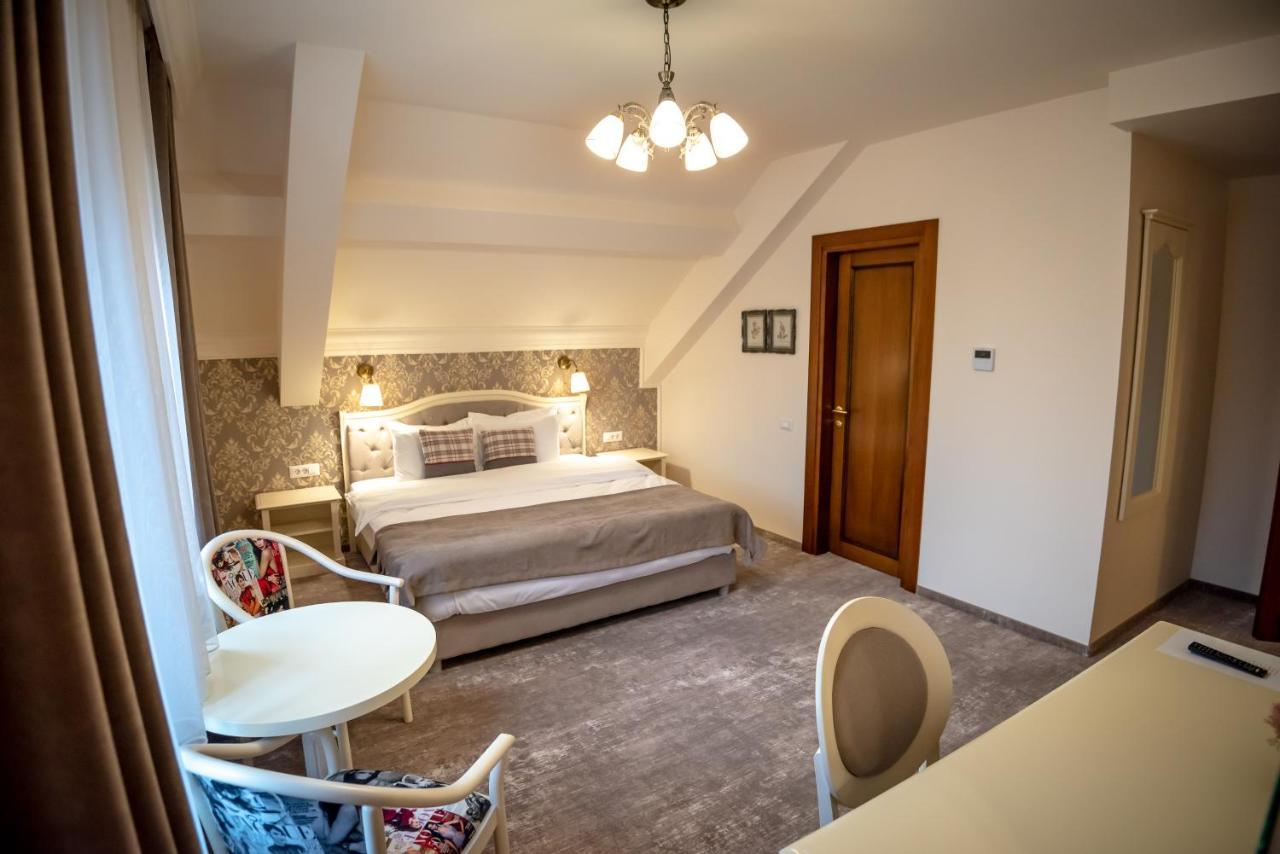 Ana Boutique Bed and Breakfast Alba Iulia Buitenkant foto