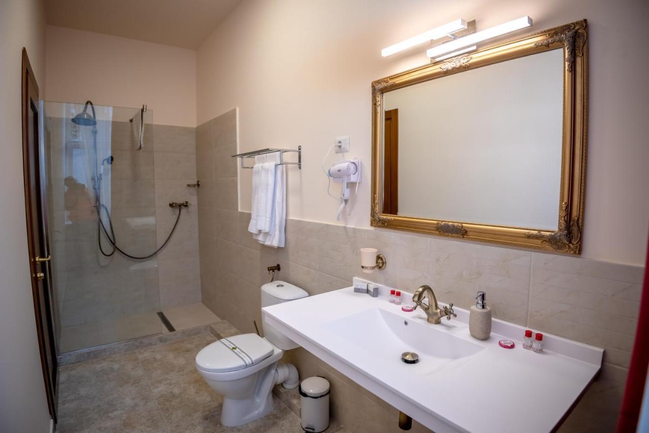 Ana Boutique Bed and Breakfast Alba Iulia Buitenkant foto