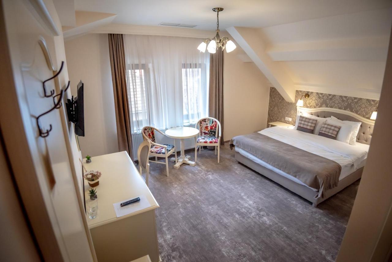 Ana Boutique Bed and Breakfast Alba Iulia Buitenkant foto