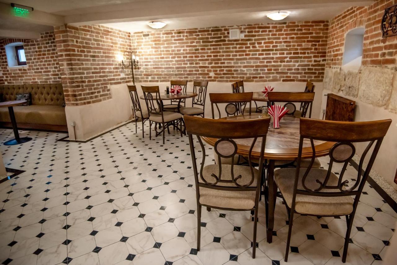 Ana Boutique Bed and Breakfast Alba Iulia Buitenkant foto